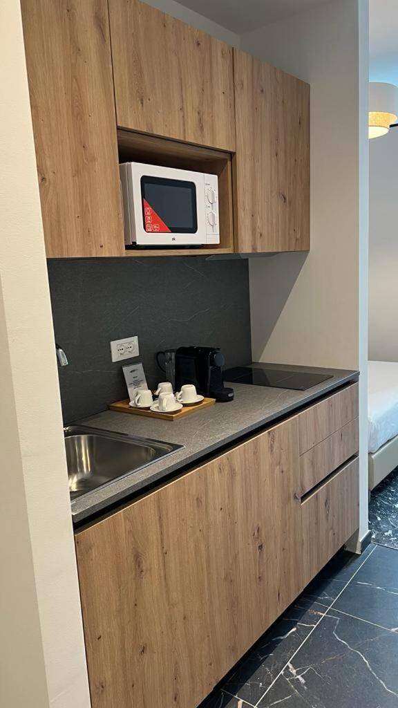 Bluripa Guest House Genoa Bagian luar foto