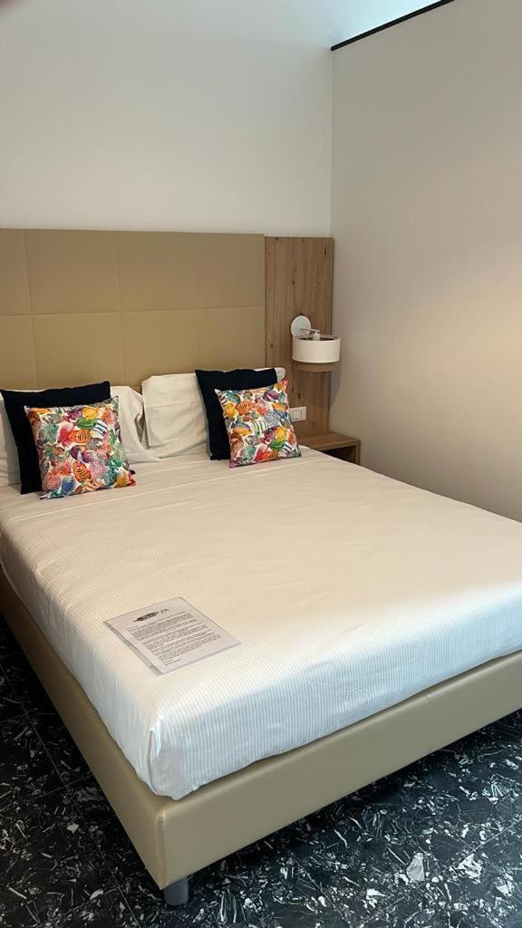 Bluripa Guest House Genoa Bagian luar foto