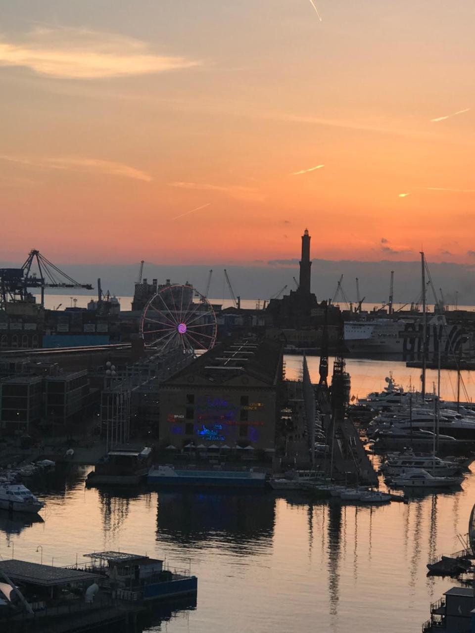 Bluripa Guest House Genoa Bagian luar foto
