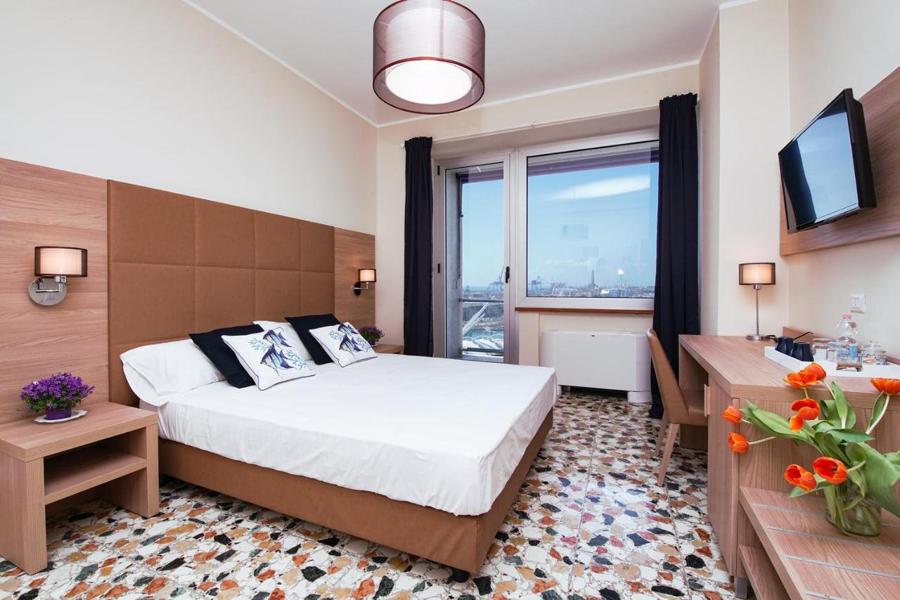 Bluripa Guest House Genoa Bagian luar foto
