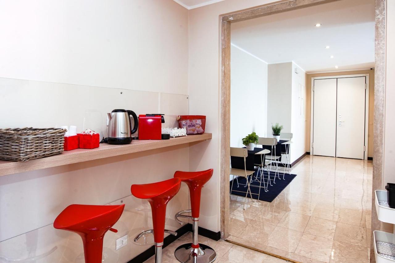 Bluripa Guest House Genoa Bagian luar foto