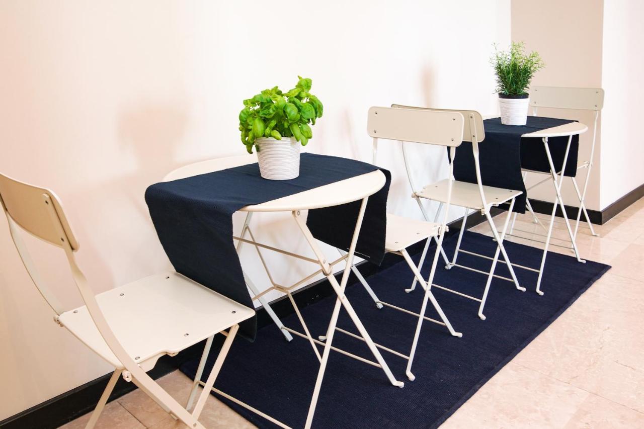 Bluripa Guest House Genoa Bagian luar foto