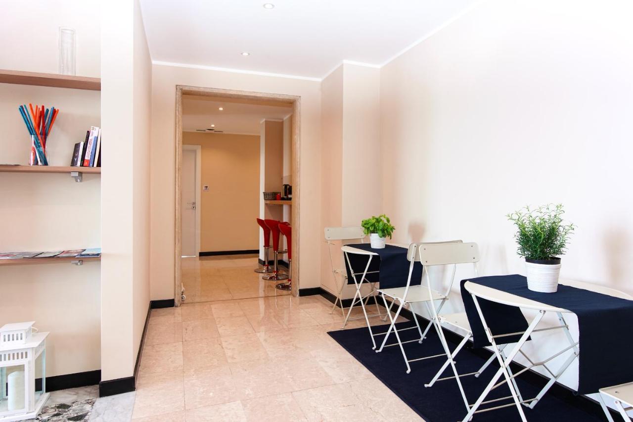 Bluripa Guest House Genoa Bagian luar foto
