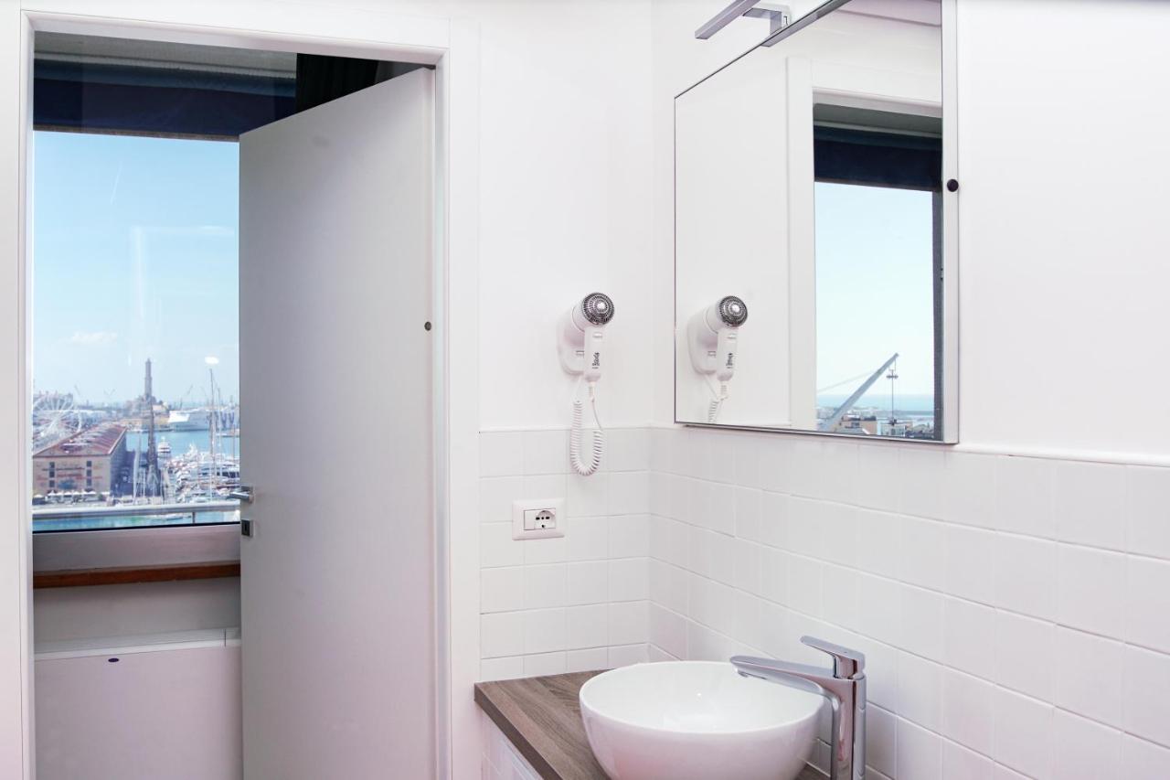 Bluripa Guest House Genoa Bagian luar foto